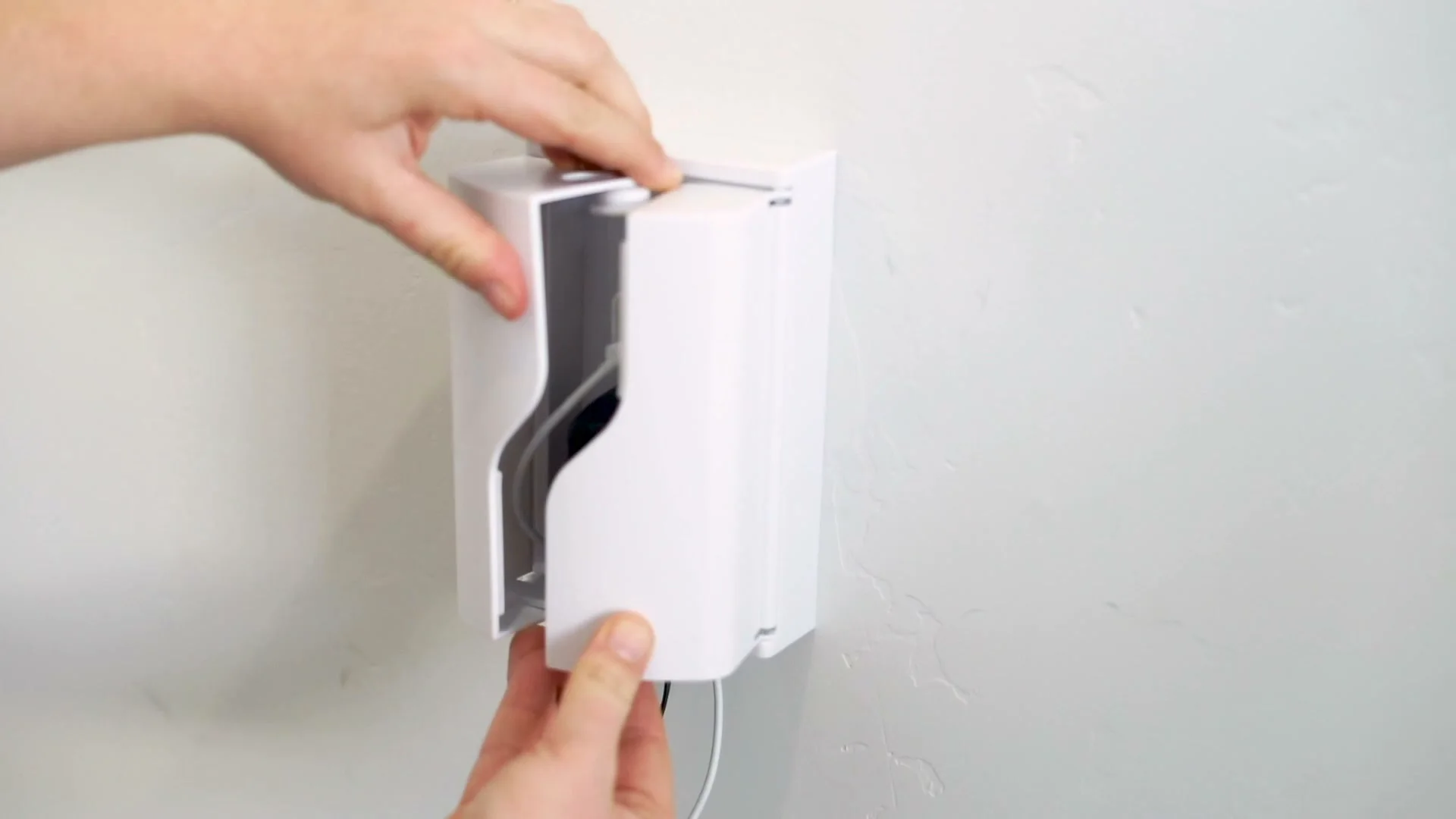 Safety Innovations Twin Door Outlet Cover Box, Single, view 2